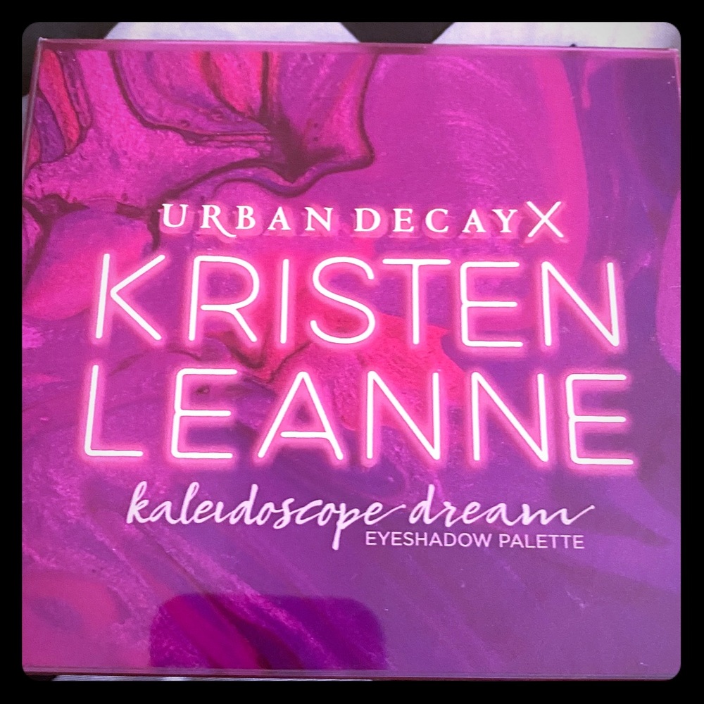 Urban Decay Kirsten Leanne Eyeshadow Palette